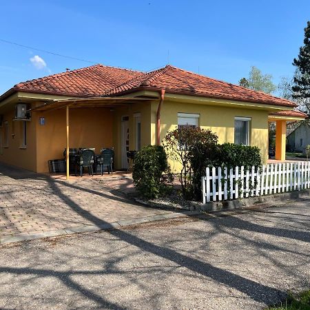 Villa Gracia Patince Extérieur photo