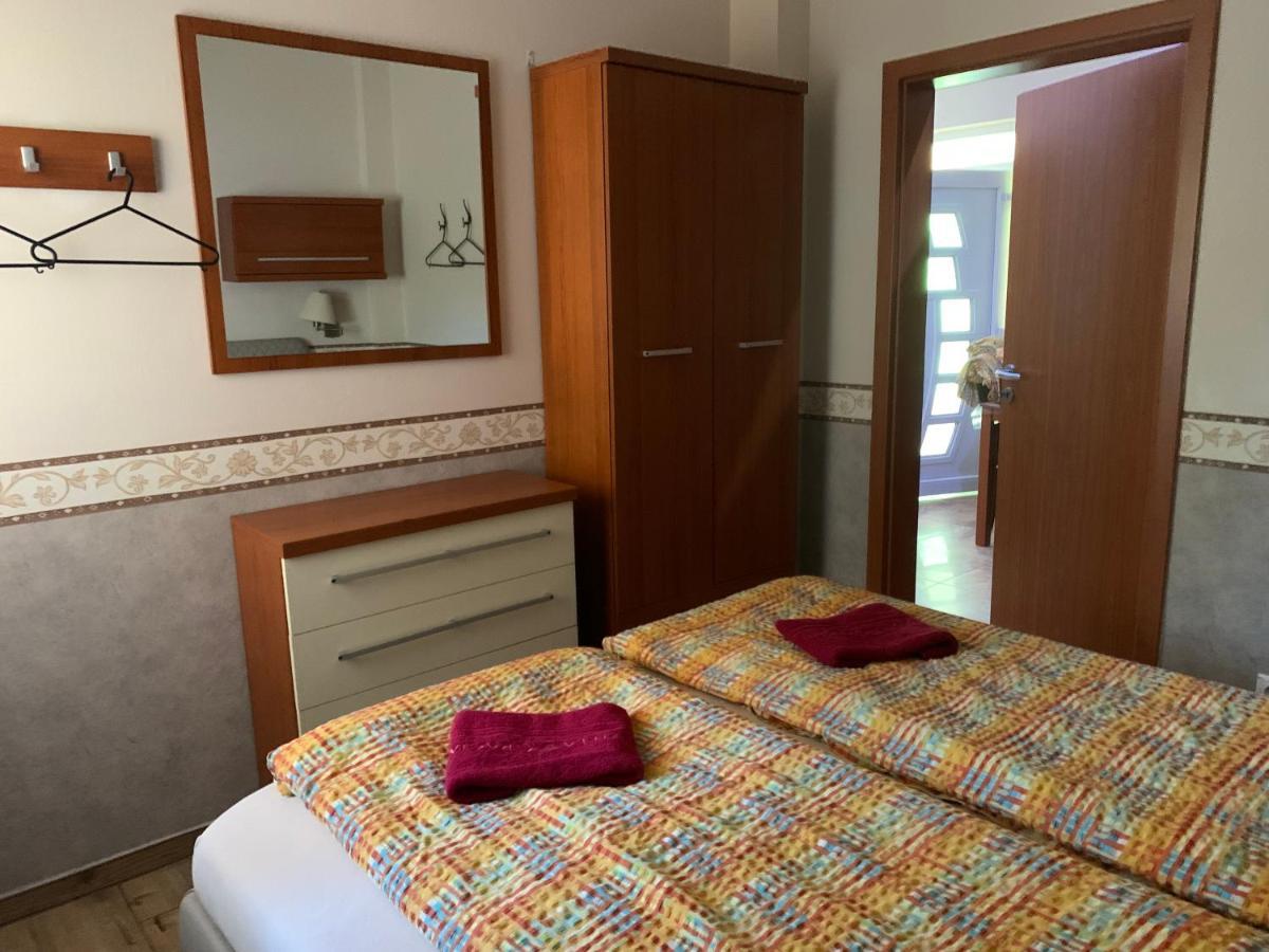 Villa Gracia Patince Extérieur photo