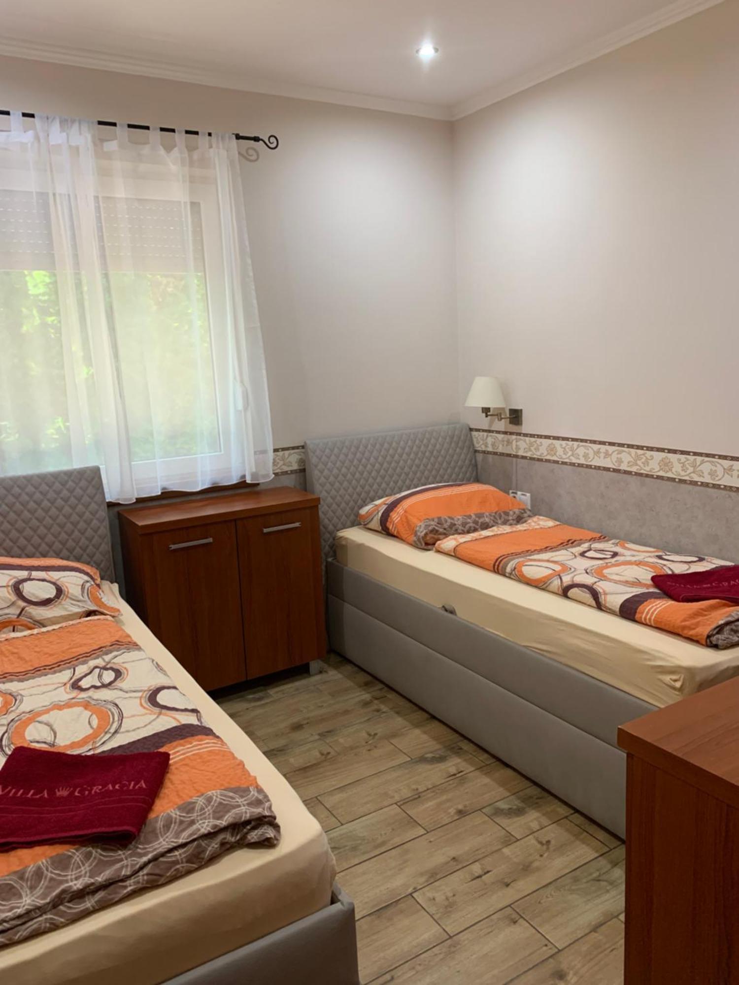Villa Gracia Patince Extérieur photo