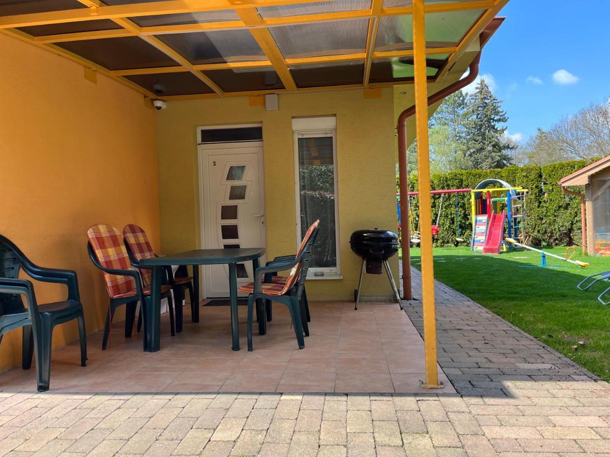 Villa Gracia Patince Extérieur photo