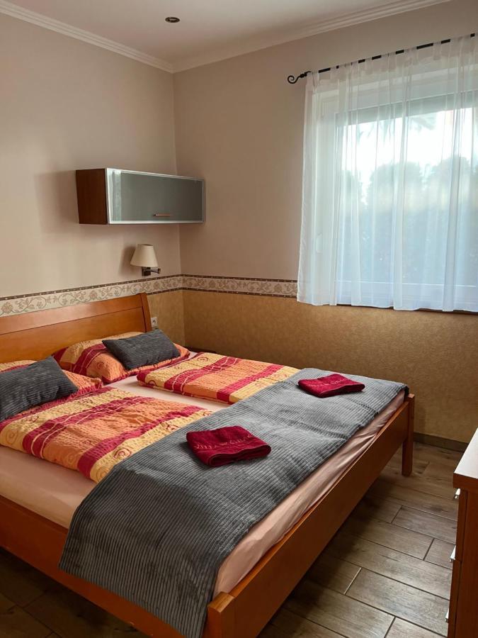 Villa Gracia Patince Extérieur photo