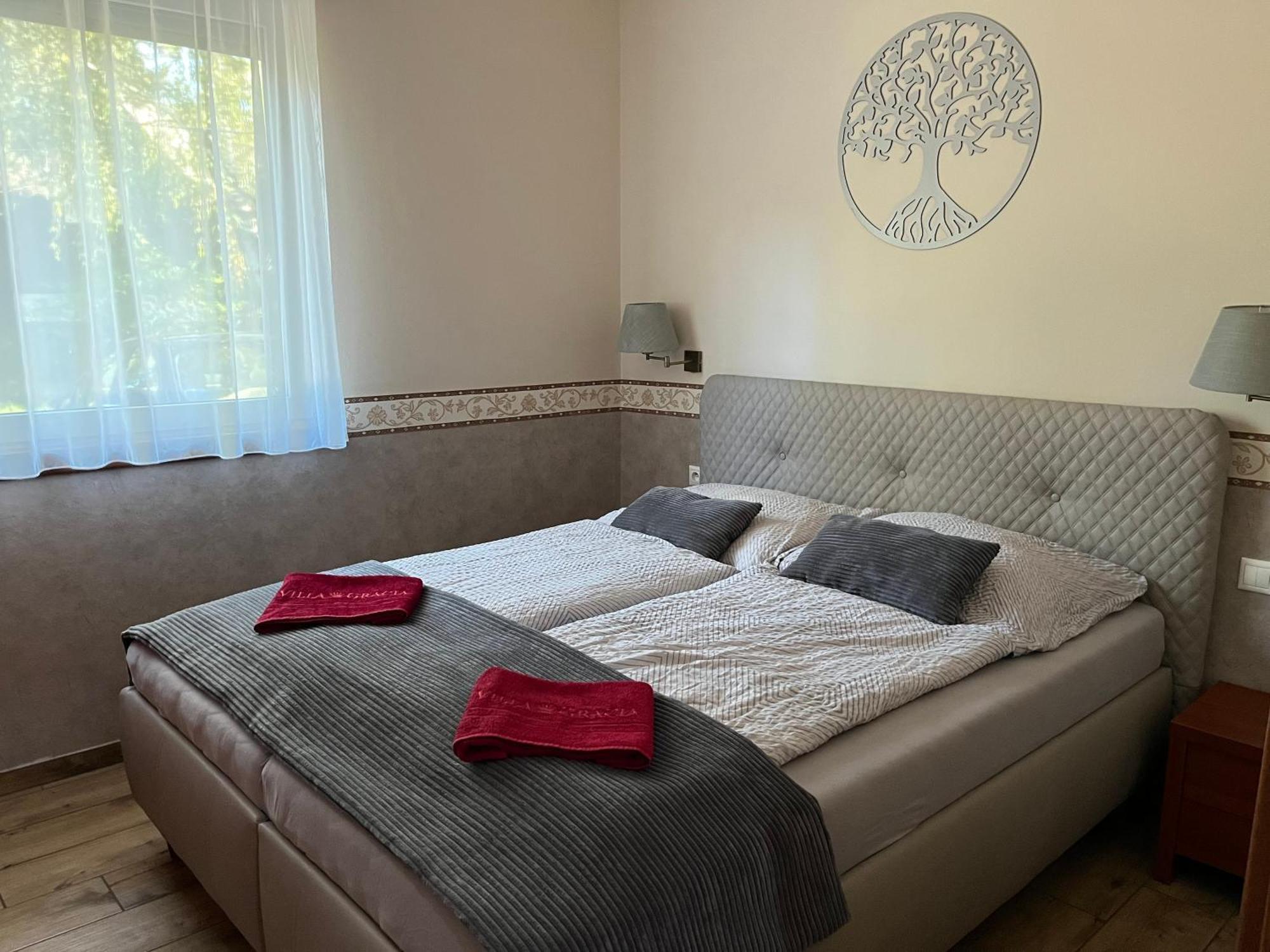 Villa Gracia Patince Extérieur photo