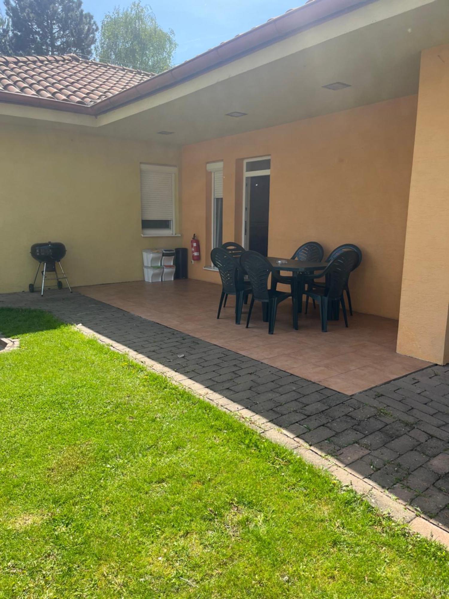 Villa Gracia Patince Extérieur photo