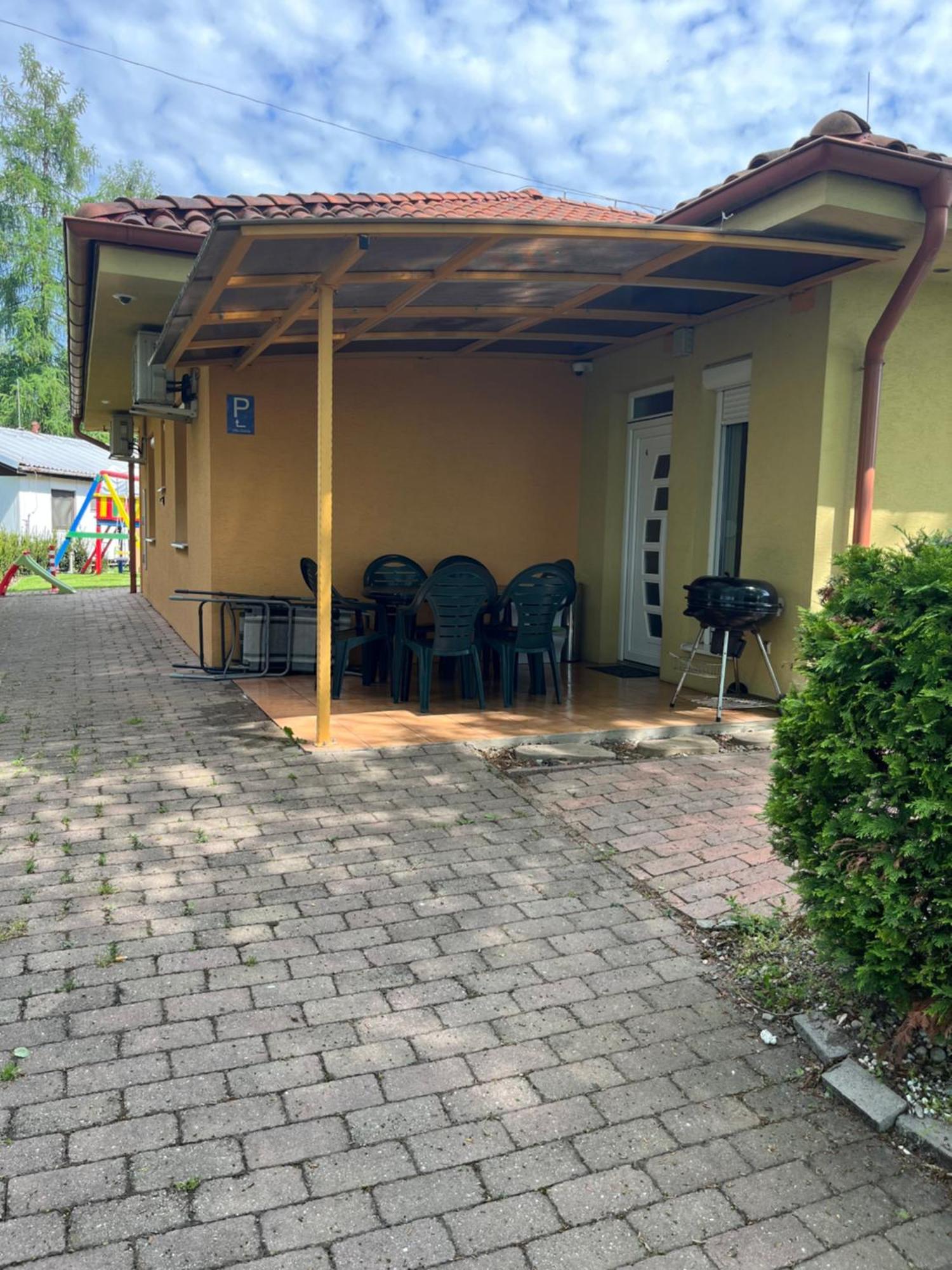 Villa Gracia Patince Extérieur photo