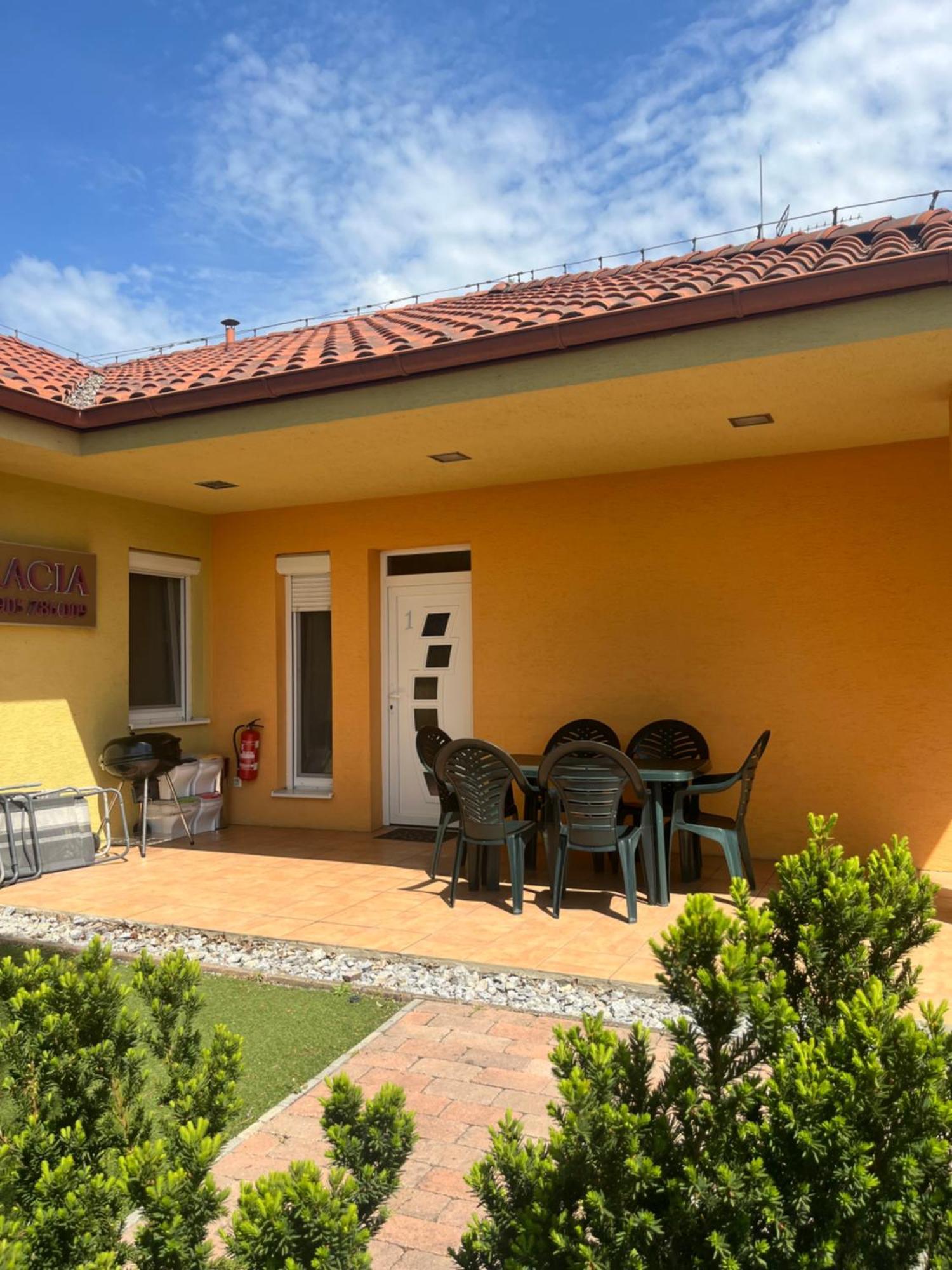 Villa Gracia Patince Extérieur photo