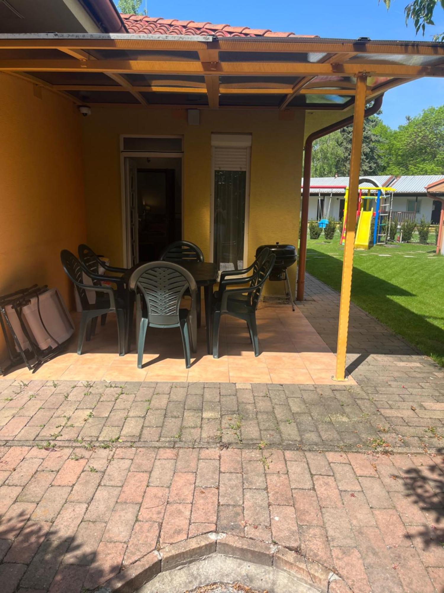 Villa Gracia Patince Extérieur photo