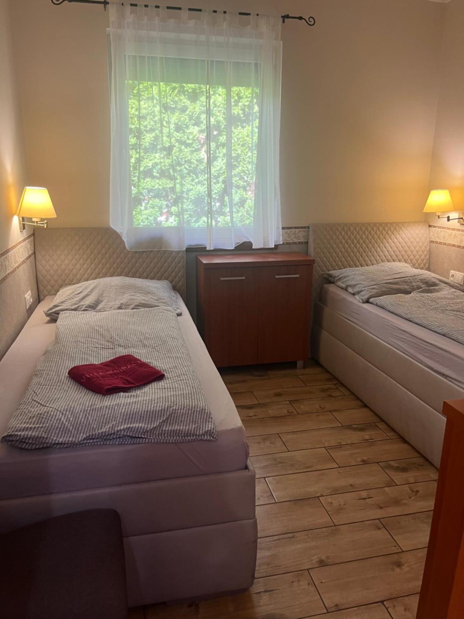 Villa Gracia Patince Extérieur photo