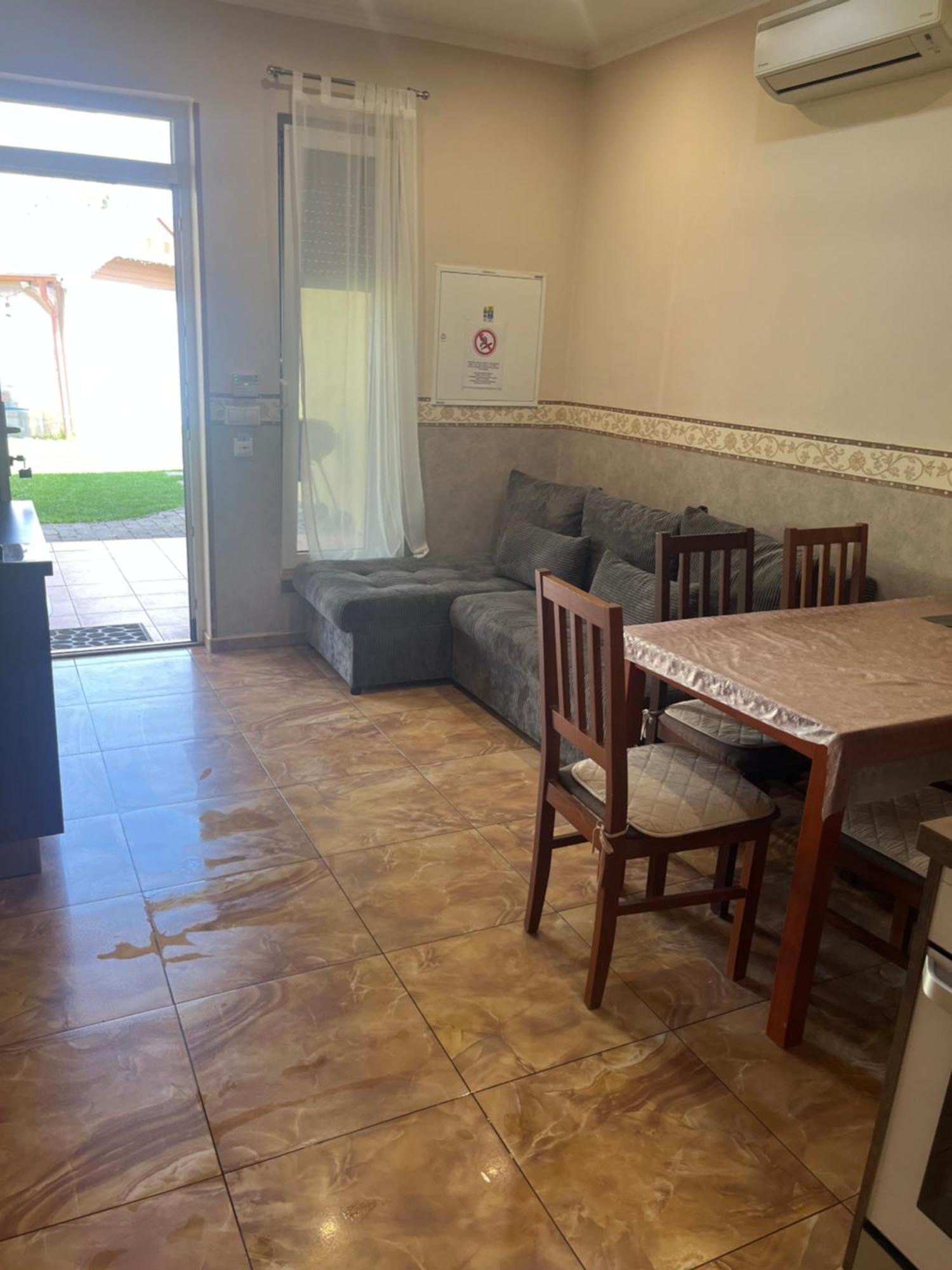 Villa Gracia Patince Extérieur photo