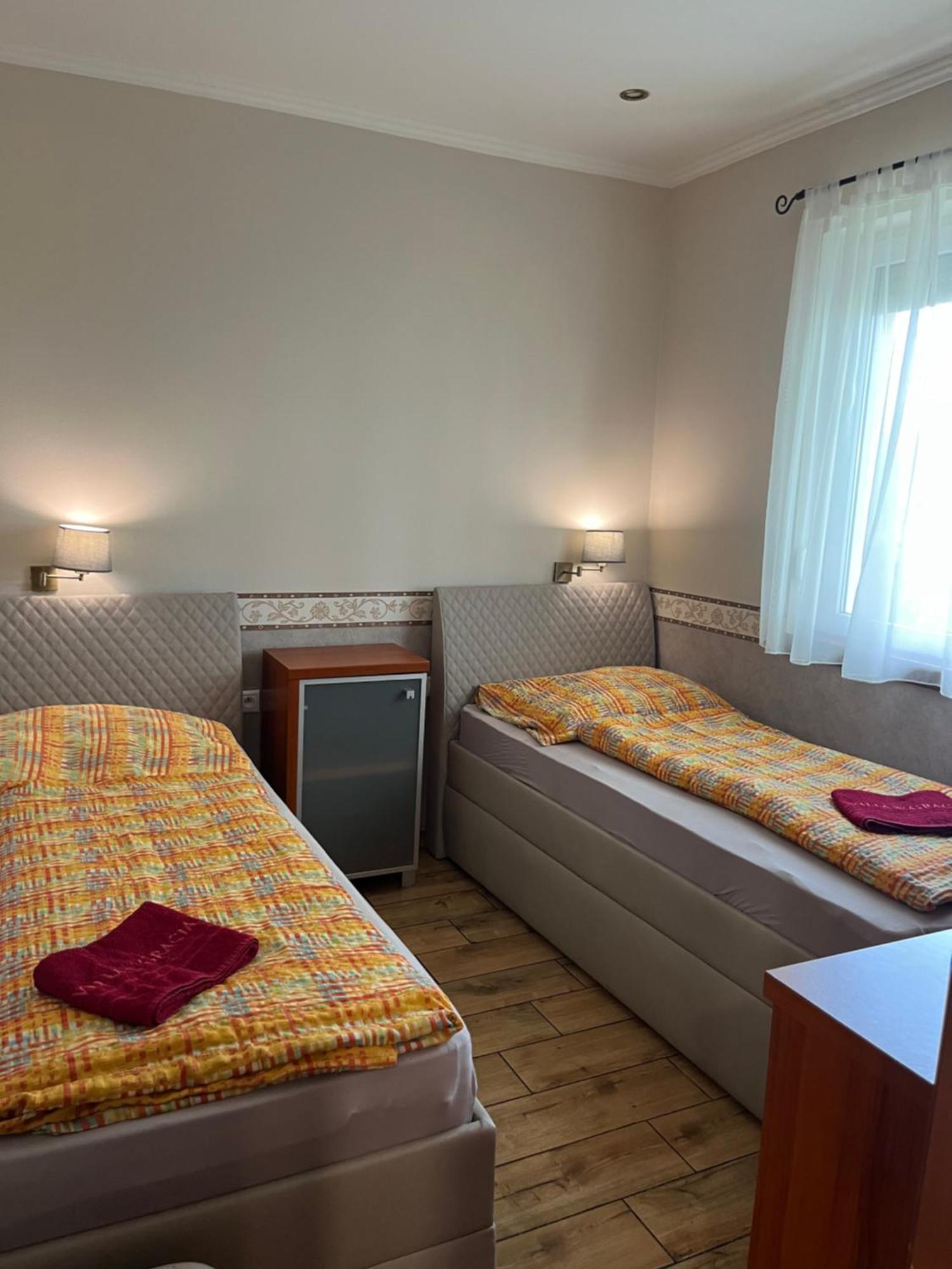 Villa Gracia Patince Extérieur photo