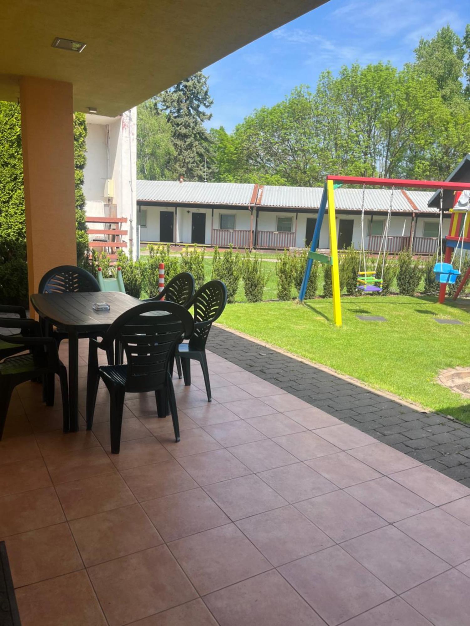 Villa Gracia Patince Extérieur photo