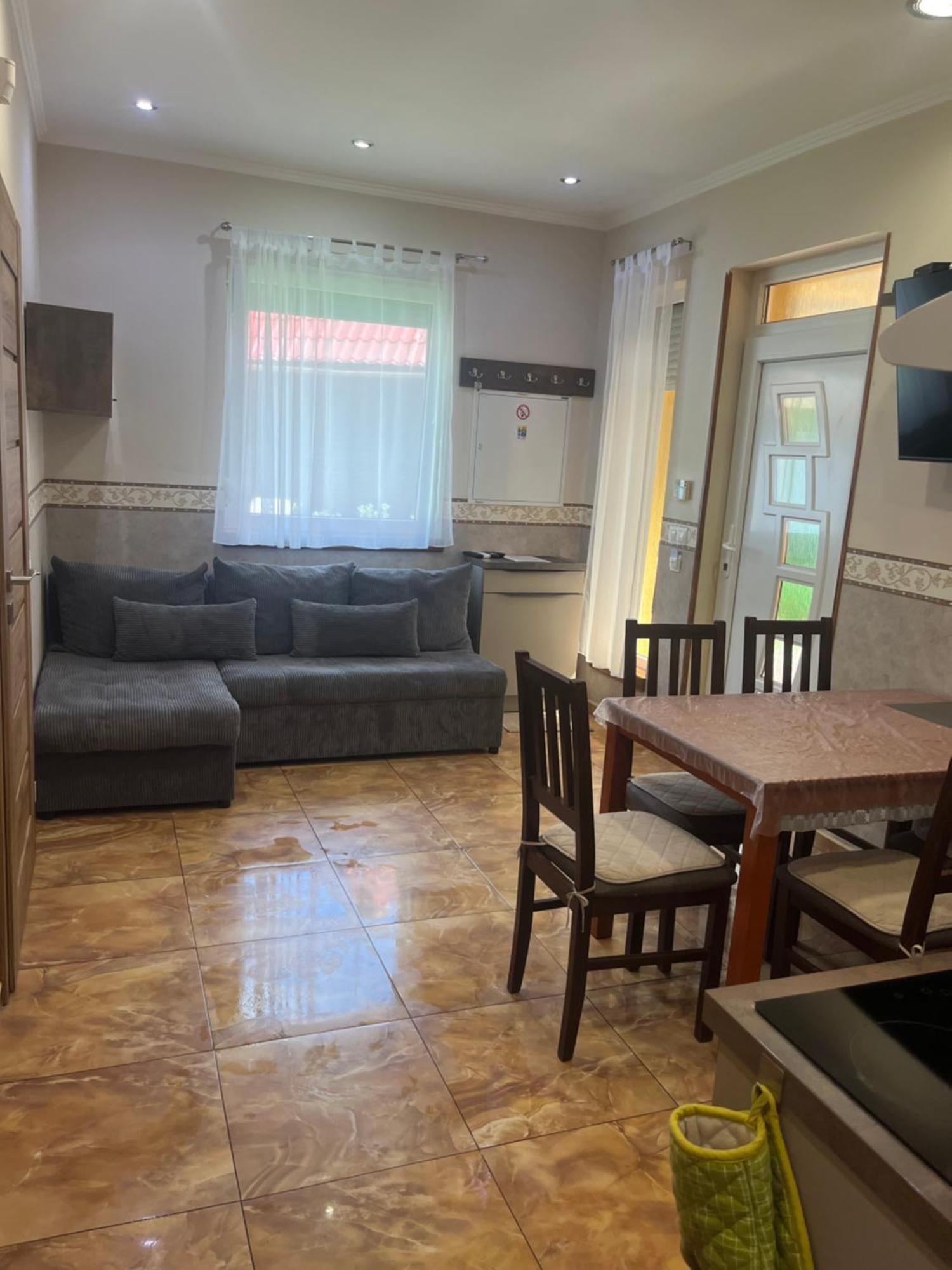 Villa Gracia Patince Extérieur photo